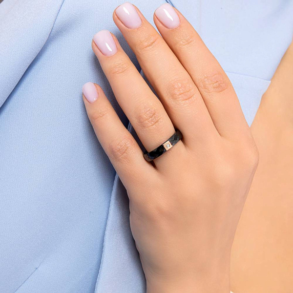 Кольцо из керамики и золота с бриллиантом (арт. К011767кча) – изображение 3