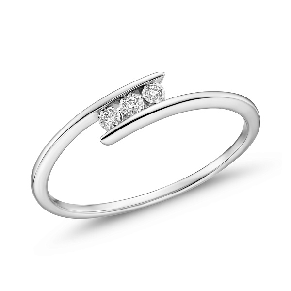 Кольцо из белого золота с бриллиантами (арт. К341718005б) – изображение 1