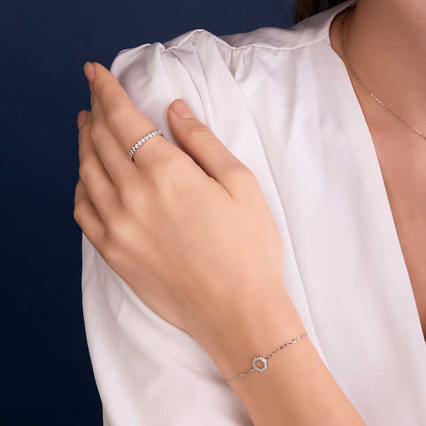 Золотое кольцо с дорожкой из бриллиантов (арт. К341337090б) – изображение 2